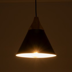 GLOBOSTAR® SHADE 00906 Μοντέρνο Κρεμαστό Φωτιστικό Οροφής με Ντουί 1 x E27 AC 220-240V IP20 - Μαύρο & Μπεζ - Μ23 x Π23 x Υ22cm GLOBOSTAR® SHADE 00906 Μοντέρνο Κρεμαστό Φωτιστικό Οροφής με Ντουί 1 x E27 AC 220-240V IP20 - Μαύρο & Μπεζ - Μ23 x Π23 x Υ22cm