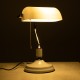 GLOBOSTAR® LIBRARY 01390 Vintage Επιτραπέζιο Φωτιστικό Πορτατίφ με Ντουί 1 x E27 AC 220-240V IP20 - Λευκό & Ασημί - Μ26.5 x Π19 x Υ38cm