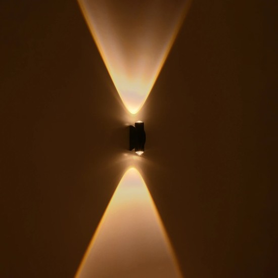 GLOBOSTAR® ARC 60679 Μοντέρνο Φωτιστικό Τοίχου - Απλίκα LED 4W 400lm 30° AC 220-240V Αδιάβροχο IP65 Θερμό Λευκό 2700K - CREE XPE Chip & TÜV SÜD Driver - Μαύρο Ματ - Μ3.5 x Π4.8 x Υ11.5cm - 5 Χρόνια Εγγύηση