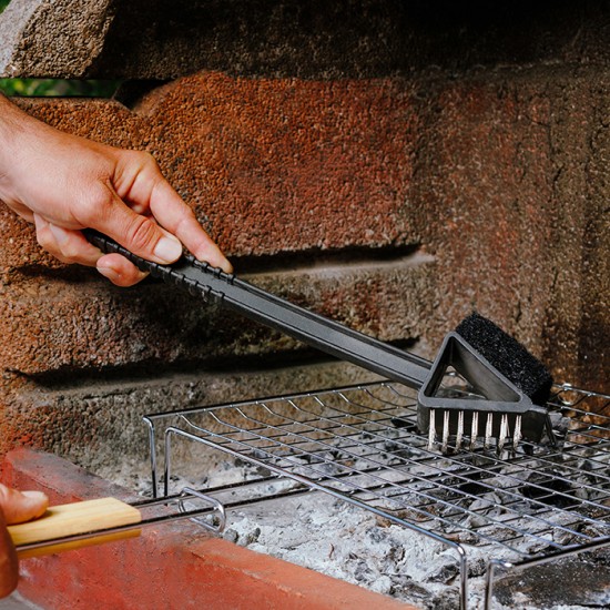 Βούρτσα καθαρισμού ψησταριάς ανοξείδωτη "BBQ Guru" με σφουγγάρι και ξύστρα 3σε1 36cm Βούρτσα καθαρισμού ψησταριάς ανοξείδωτη "BBQ Guru" με σφουγγάρι και ξύστρα 3σε1 36cm