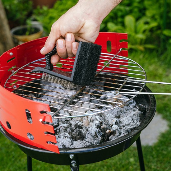 Ανοξείδωτη βούρτσα καθαρισμού ψησταριάς "BBQ Guru" με σφουγγάρι και ξύστρα 12.5cm Ανοξείδωτη βούρτσα καθαρισμού ψησταριάς "BBQ Guru" με σφουγγάρι και ξύστρα 12.5cm